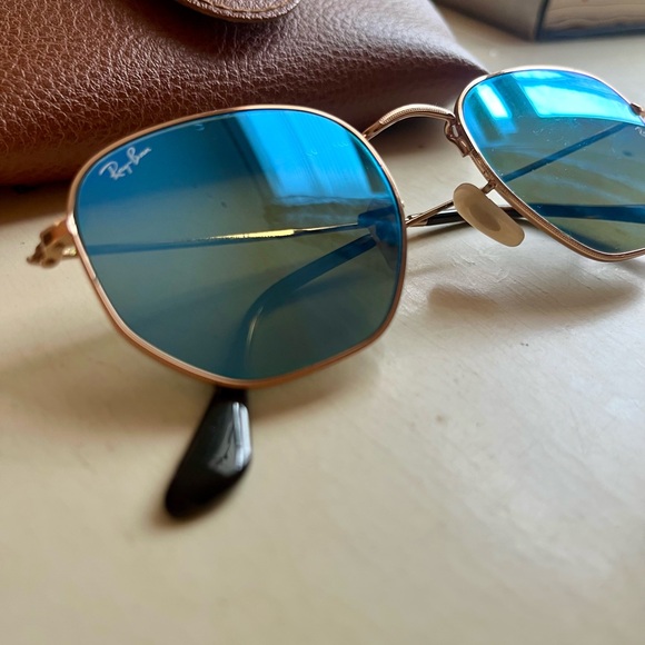Ray Ban Sunglasses - Picture 3 of 4